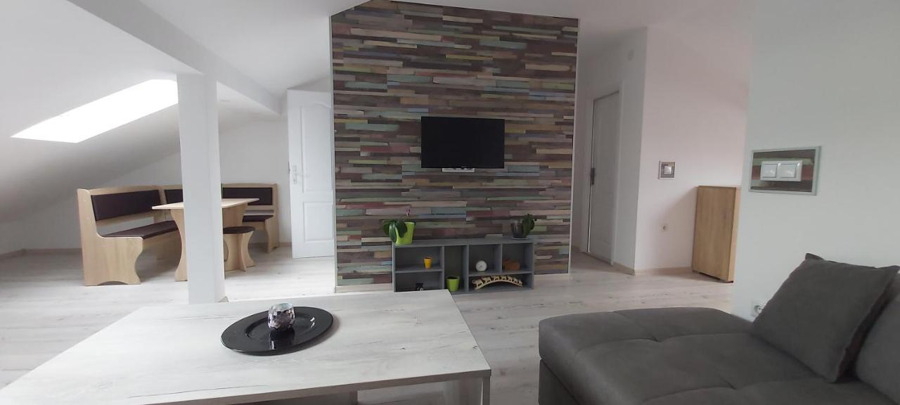 Tina Apartman Prnjavor Buitenkant foto