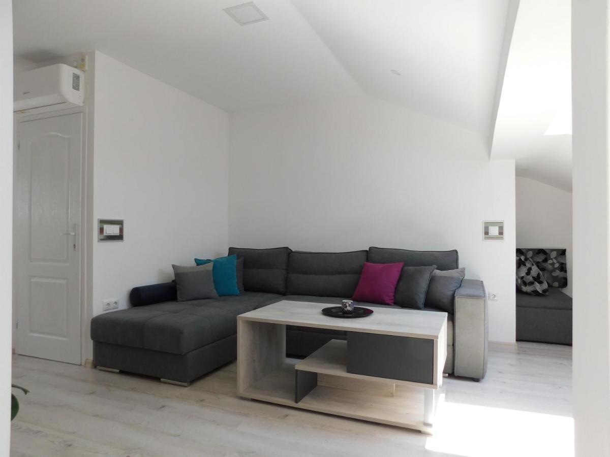 Tina Apartman Prnjavor Buitenkant foto